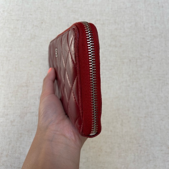 Chanel Red Quilted Zippy Wallet - Picture 4 of 9